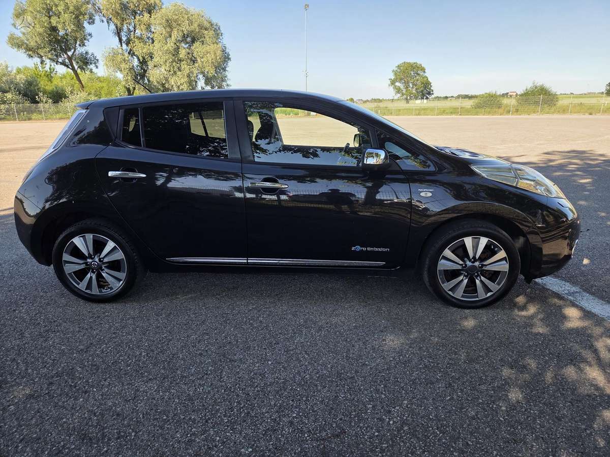 Nissan Leaf, Хэтчбек