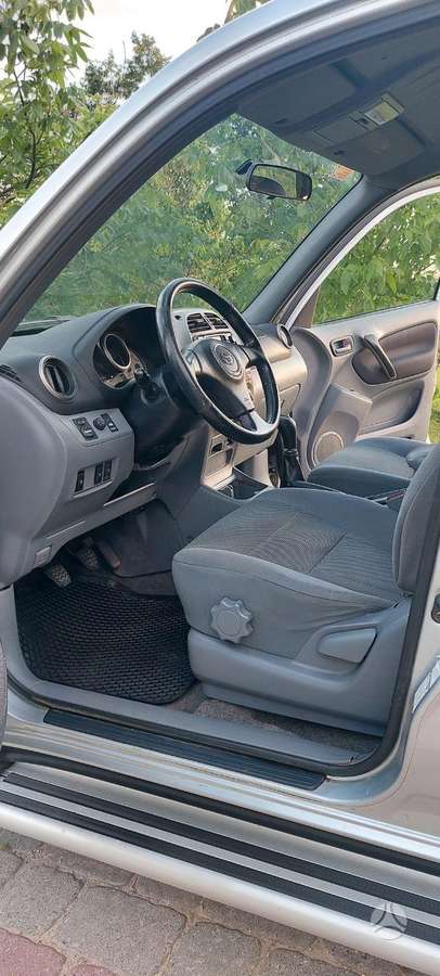 Toyota RAV4 - 3