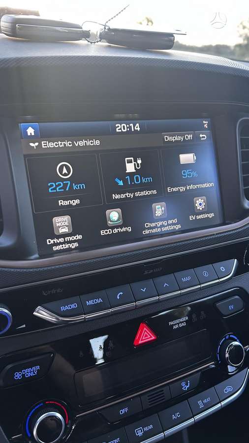 Hyundai IONIQ, Седан