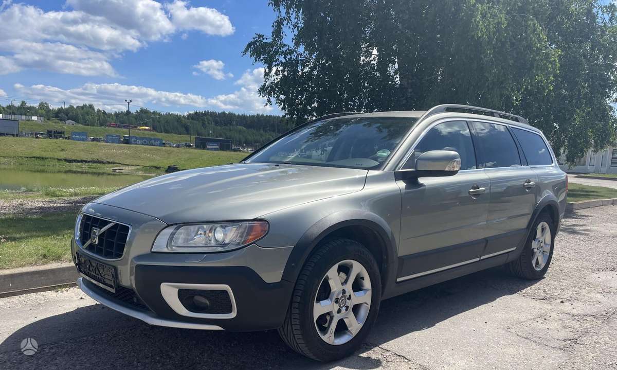 Volvo XC70, 2.4 l., wagon