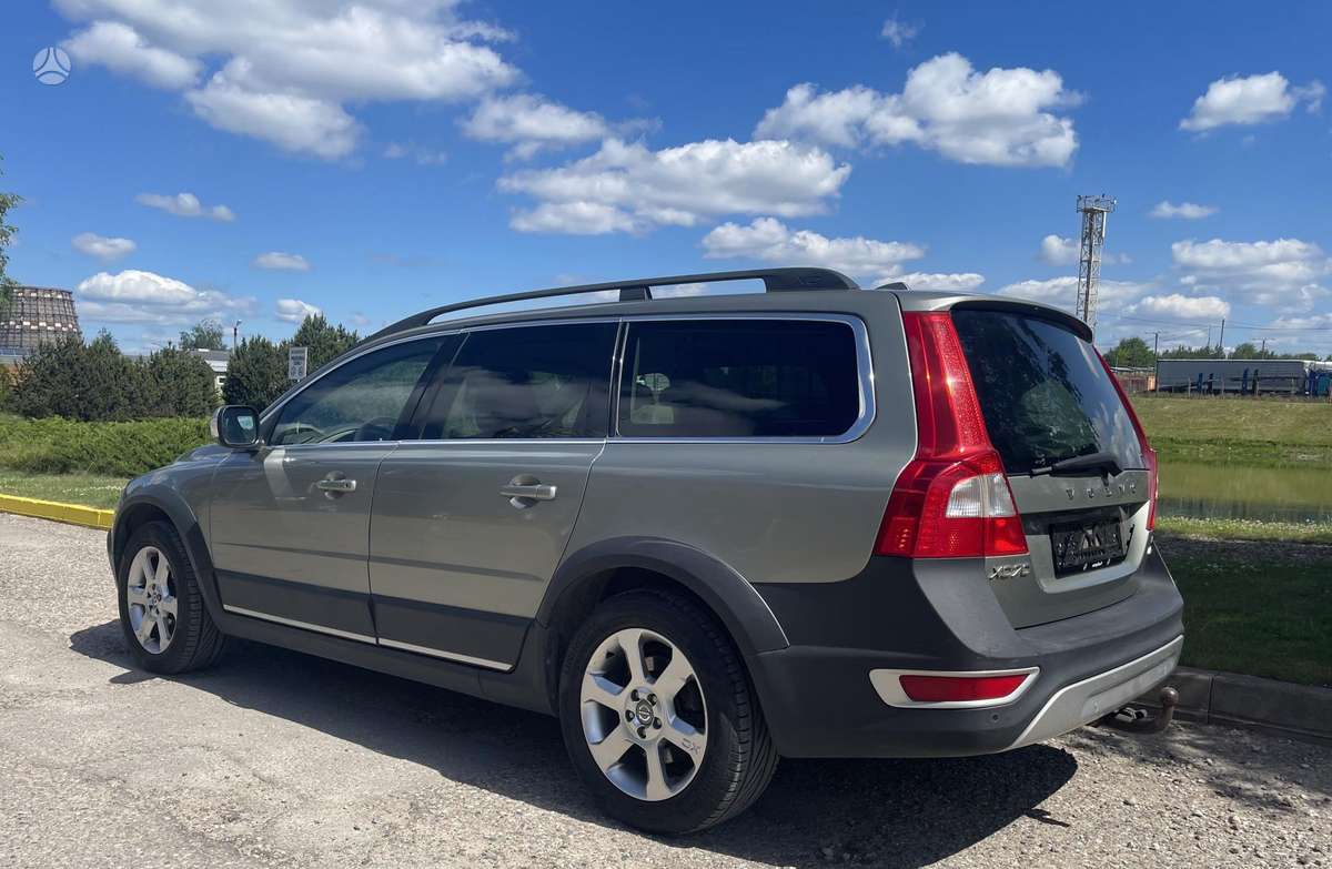 Volvo XC70, 2.4 l., wagon