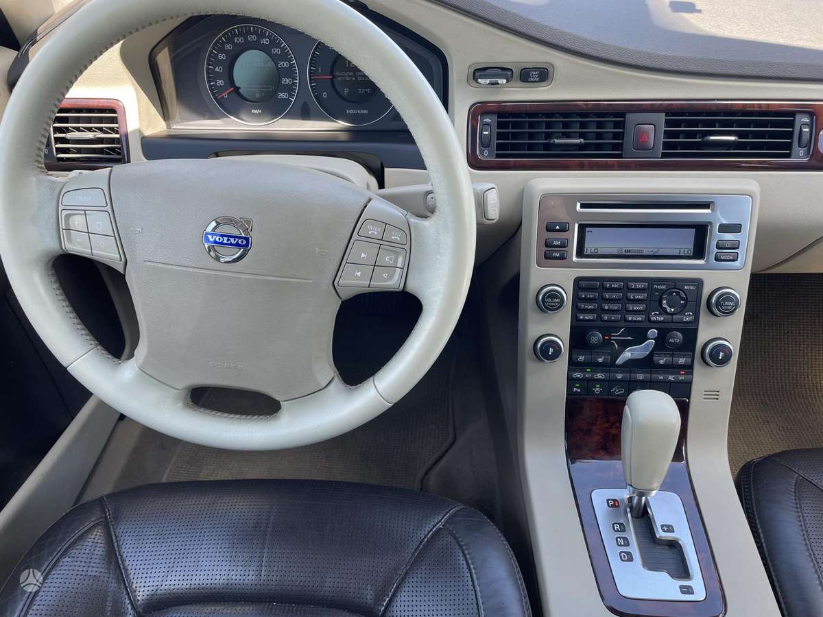 Volvo XC70, 2.4 l., wagon