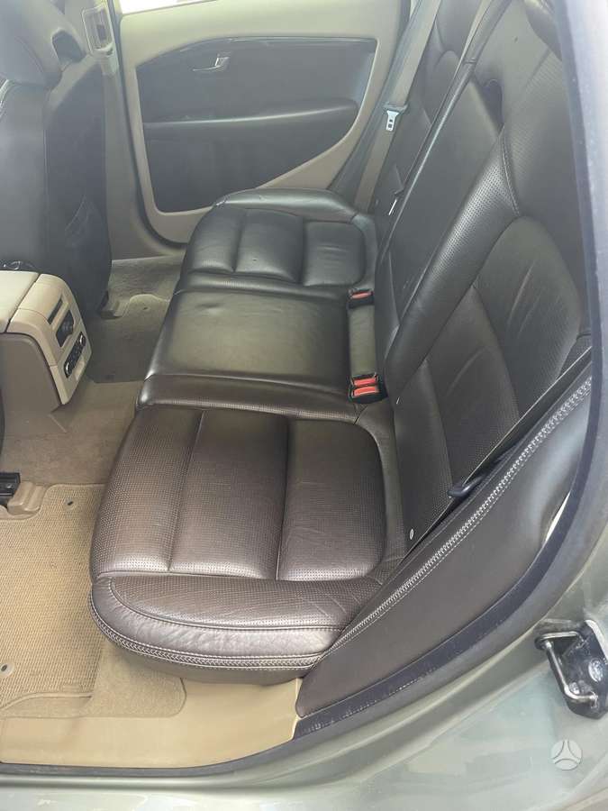 Volvo XC70, 2.4 l., wagon