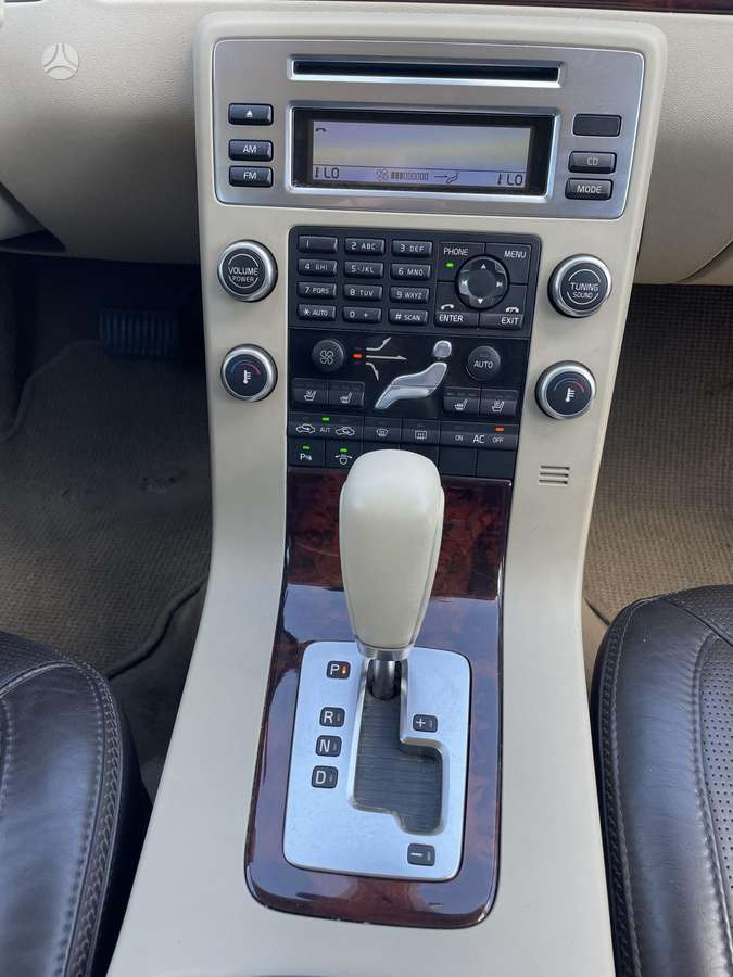 Volvo XC70, 2.4 l., wagon
