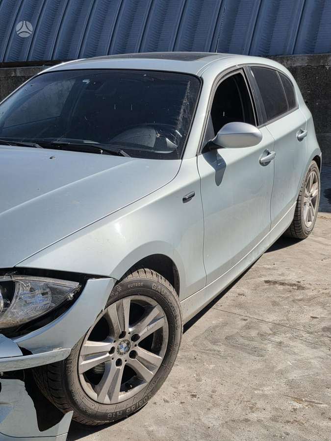 BMW 118 dalimis