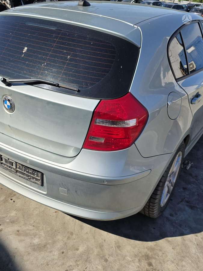 BMW 118 dalimis