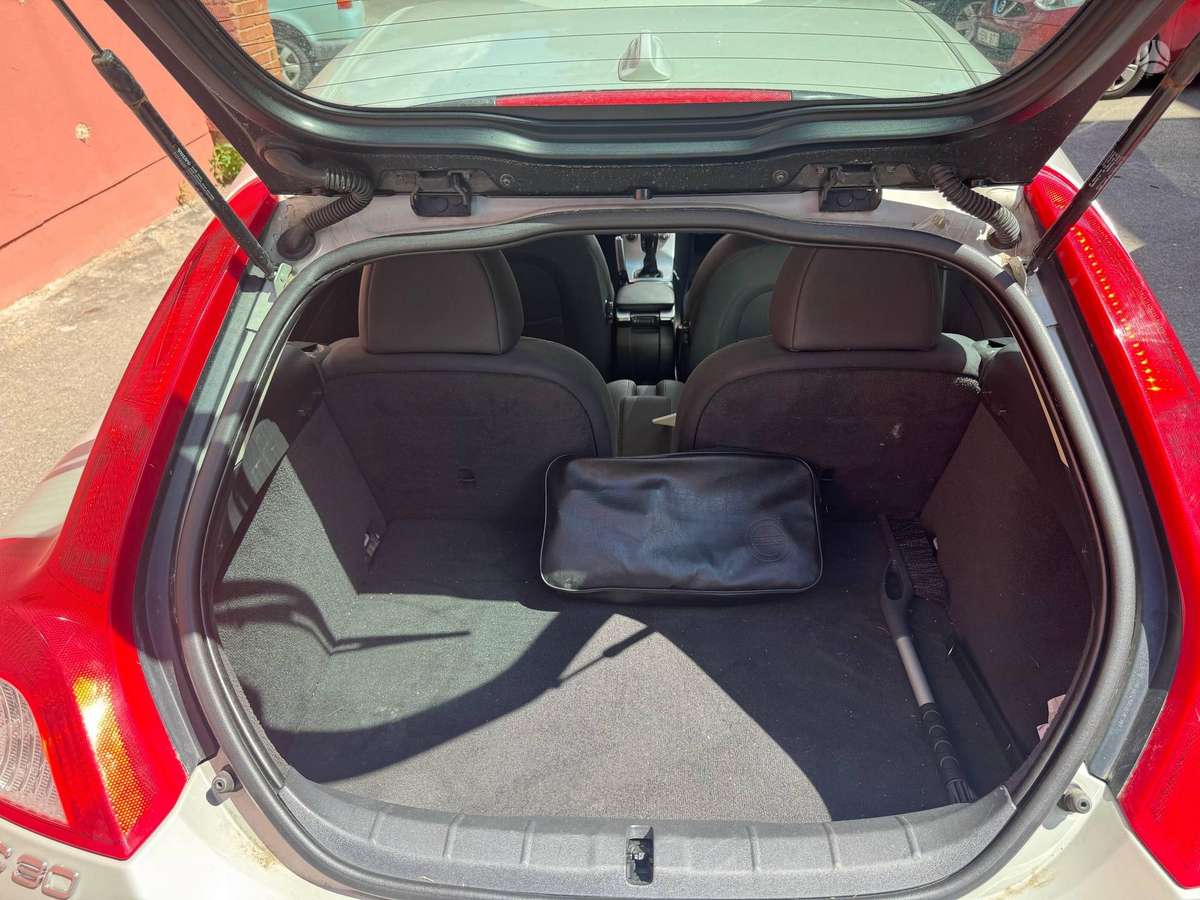 Volvo C30, 1.6 l., coupe