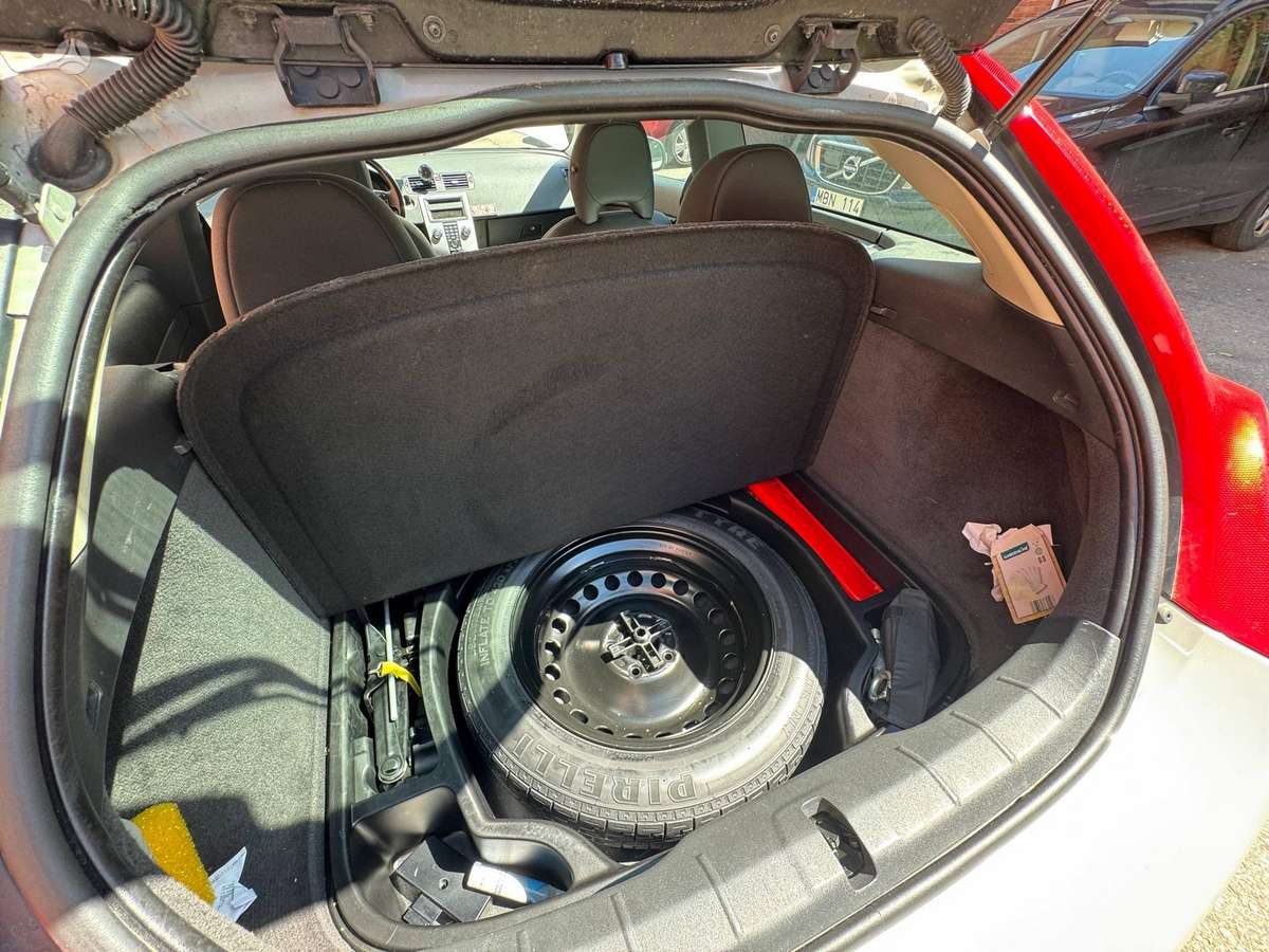Volvo C30, 1.6 l., coupe