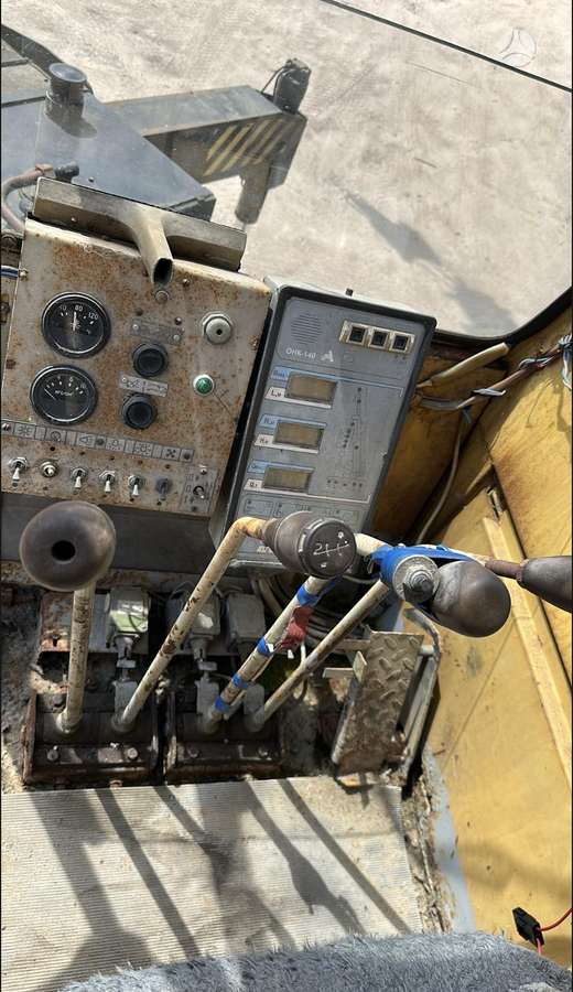 MAZ KS-45717A-1, crane