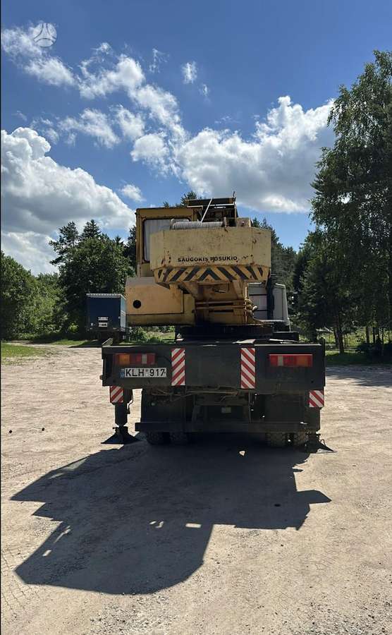 MAZ KS-45717A-1, краны