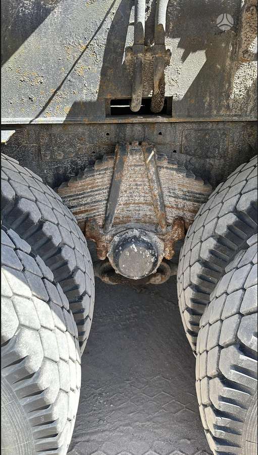 MAZ KS-45717A-1, crane