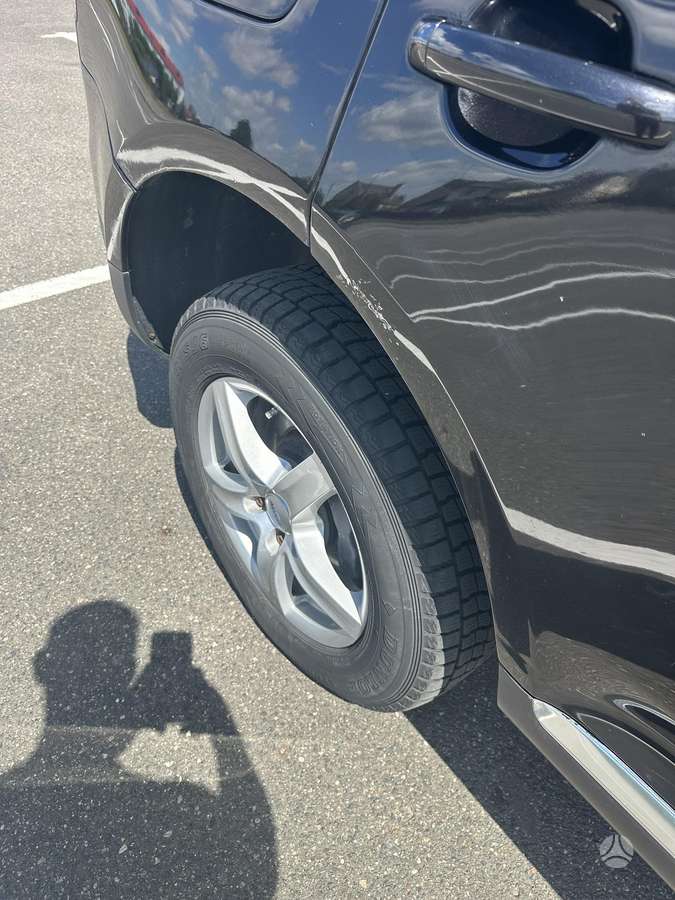 Volkswagen Touareg - 2