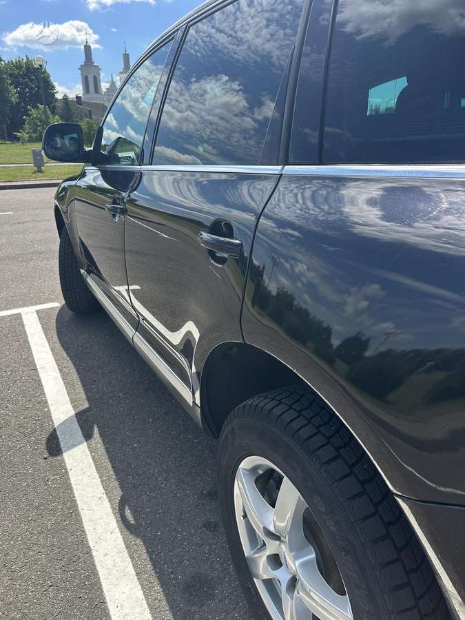 Volkswagen Touareg - 12