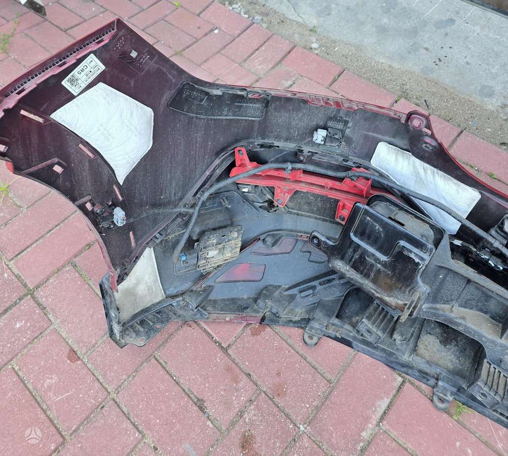 Kia EV6, Bamperiai, televizorius, variklio detalės