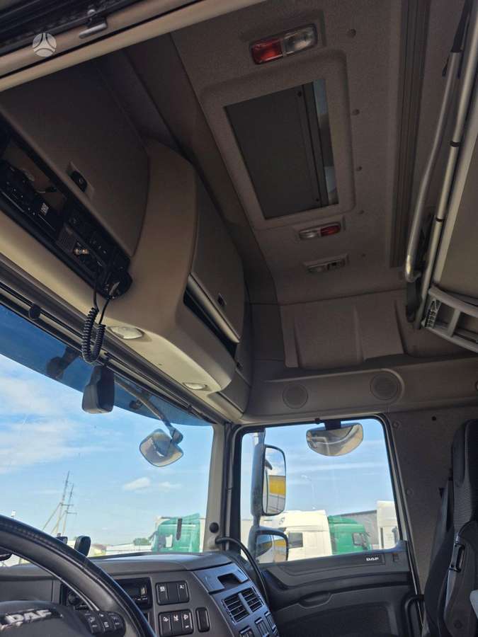 DAF 106, double sleeper