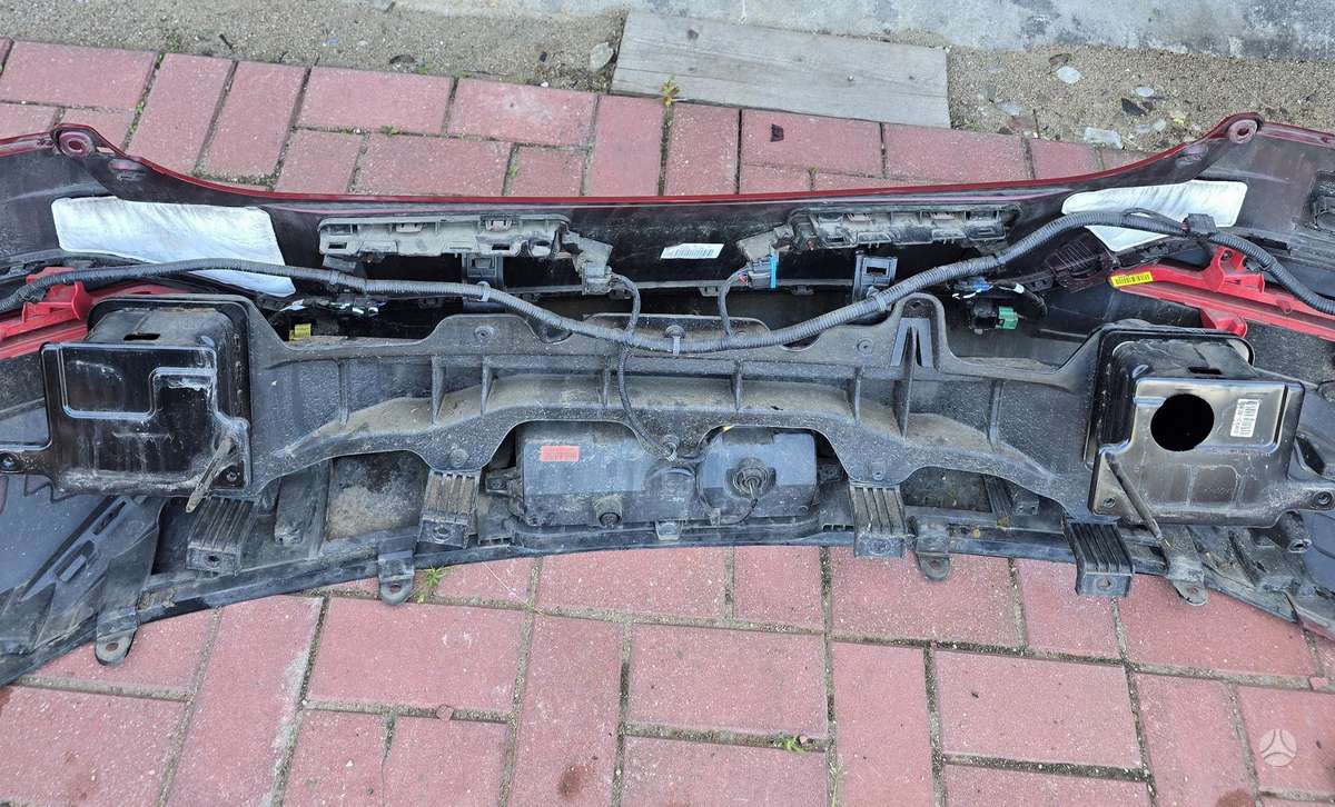 Kia EV6, Bamperiai, televizorius, детали двигателя