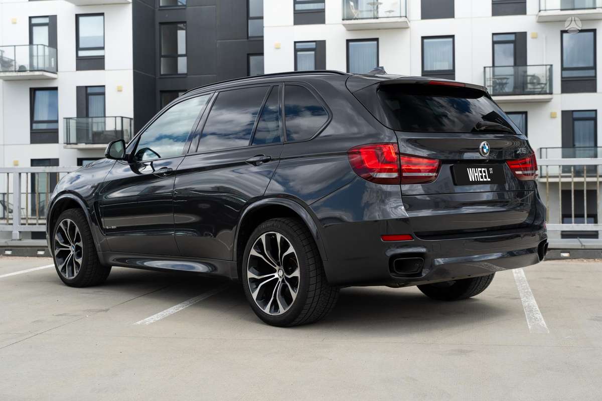 BMW X5, 4.4 l., off-road / crossover