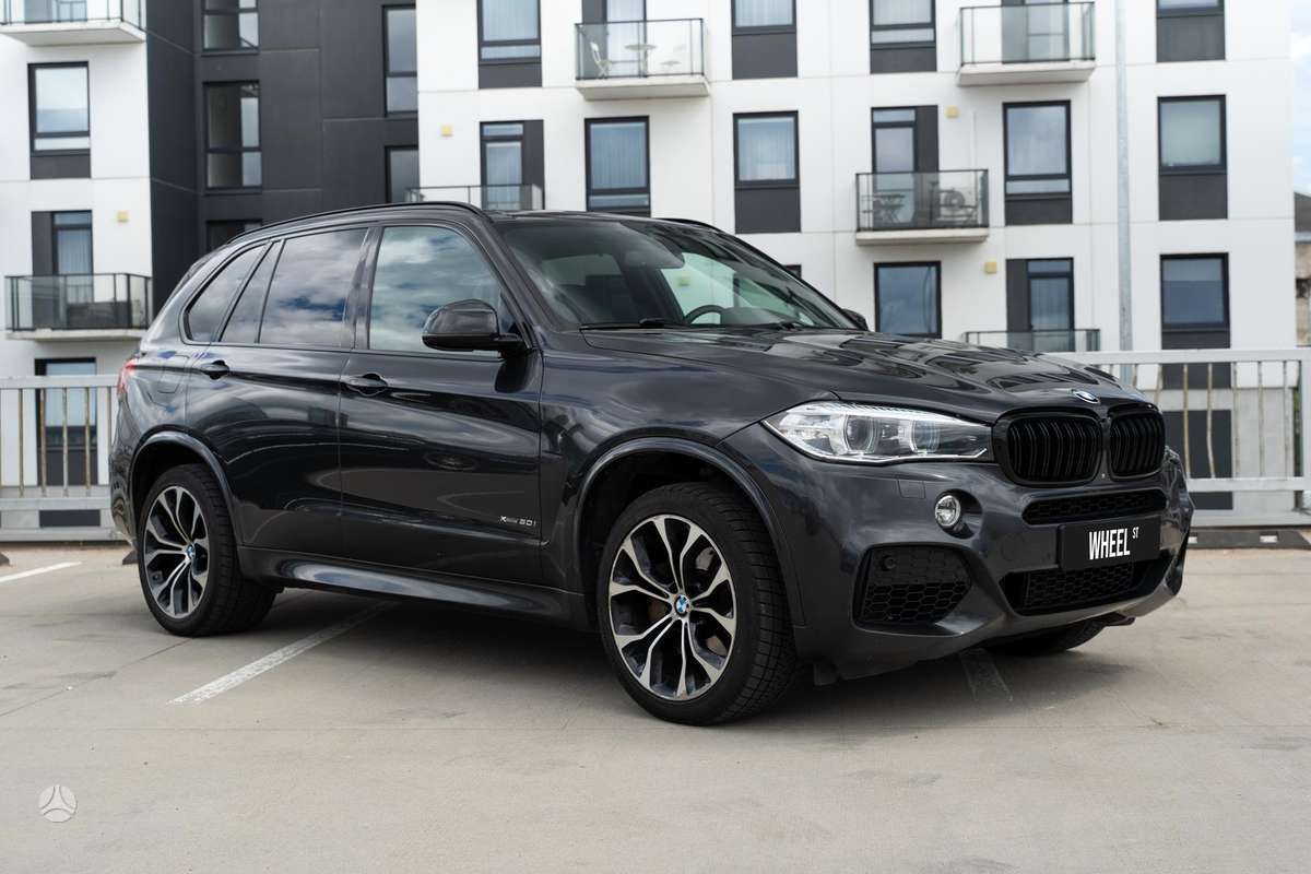 BMW X5, 4.4 l., off-road / crossover