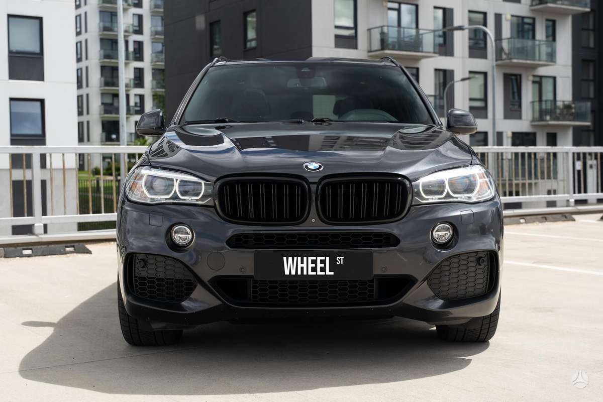 BMW X5, 4.4 l., off-road / crossover