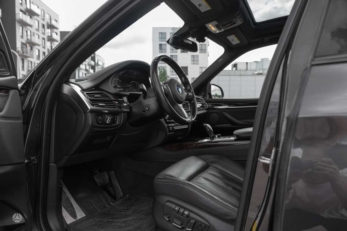 BMW X5, 4.4 l., off-road / crossover