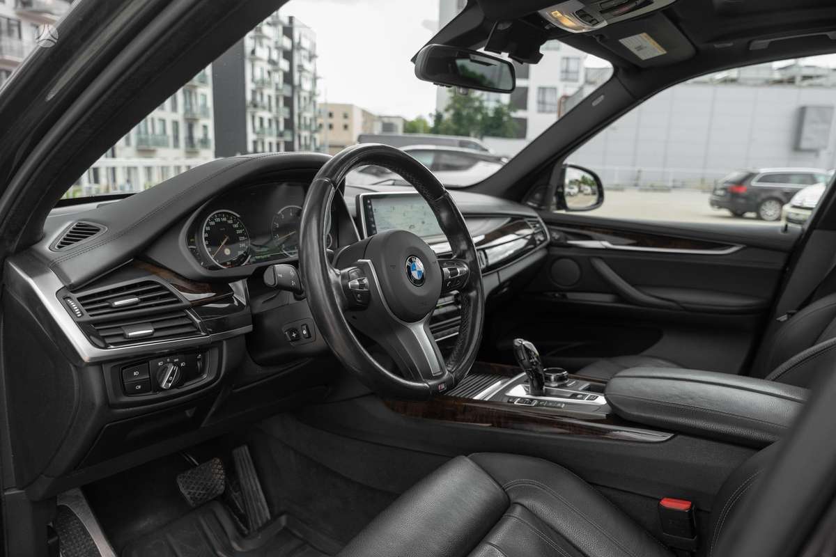 BMW X5, 4.4 l., off-road / crossover