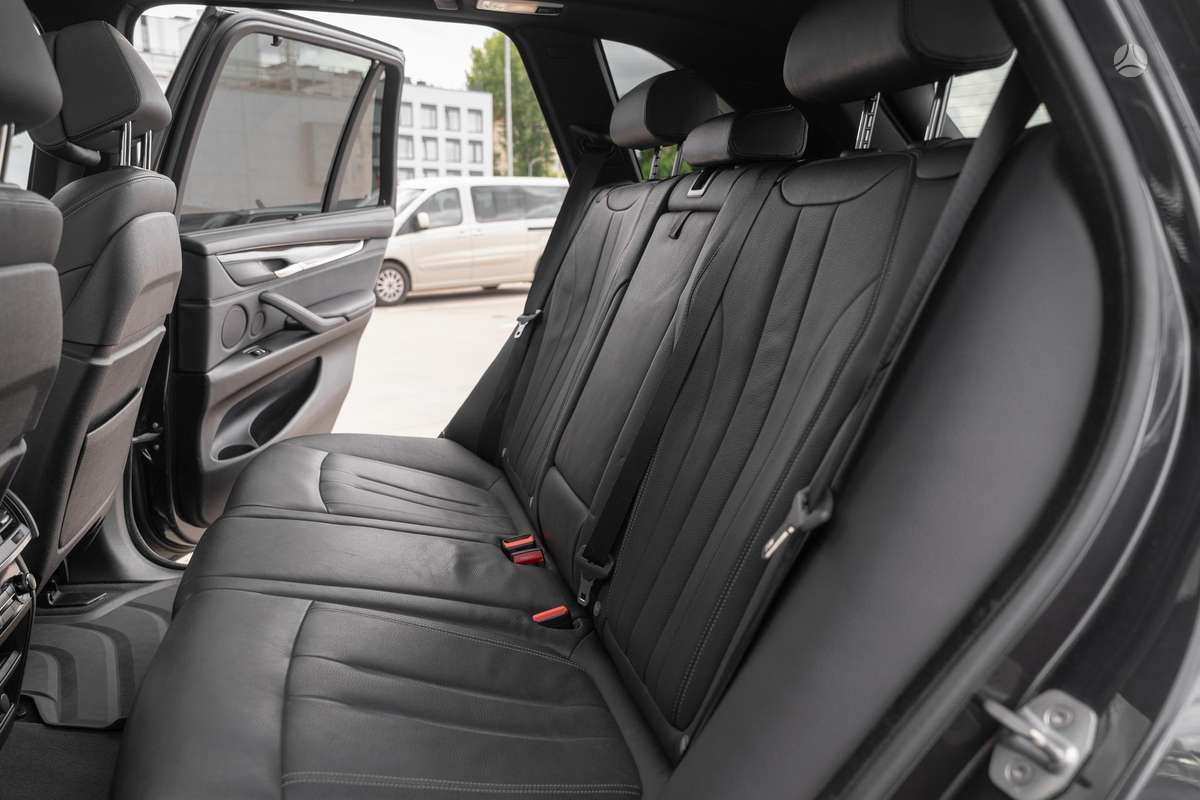 BMW X5, 4.4 l., off-road / crossover
