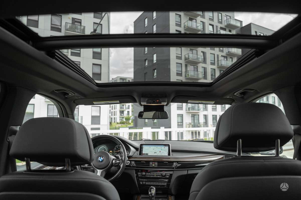 BMW X5, 4.4 l., off-road / crossover