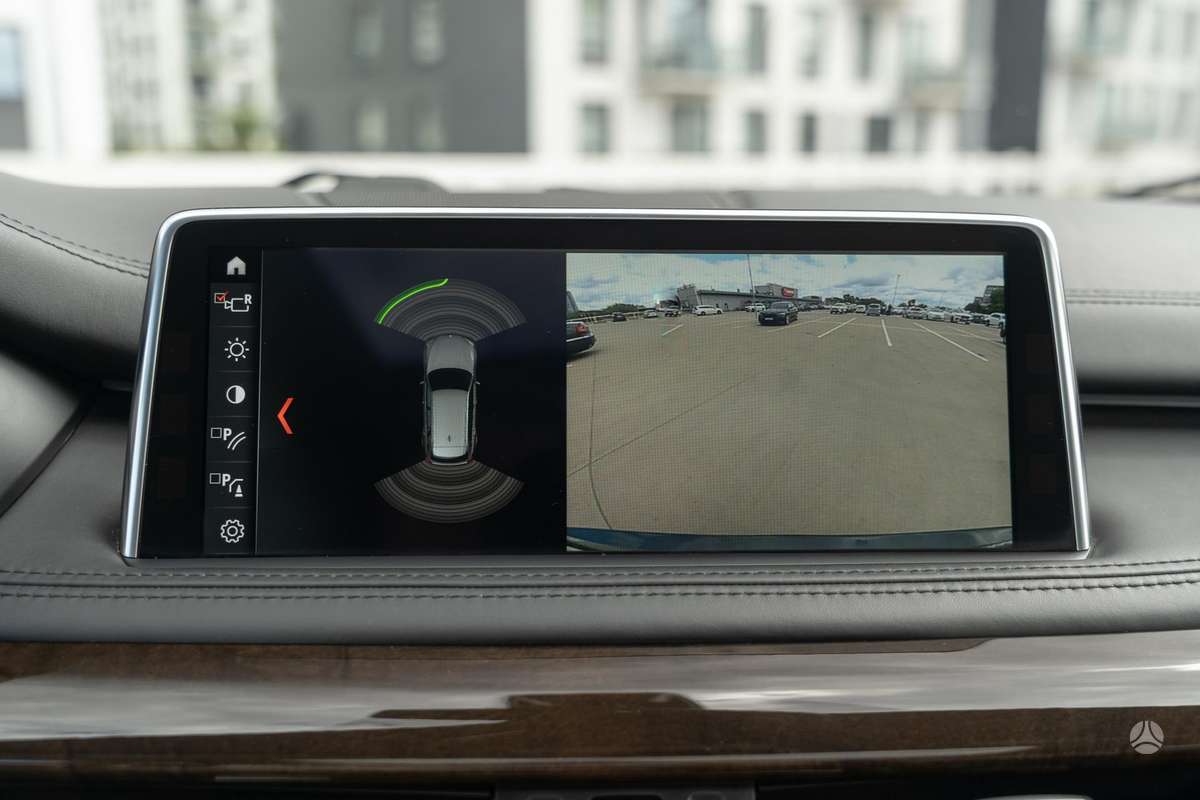 BMW X5, 4.4 l., off-road / crossover