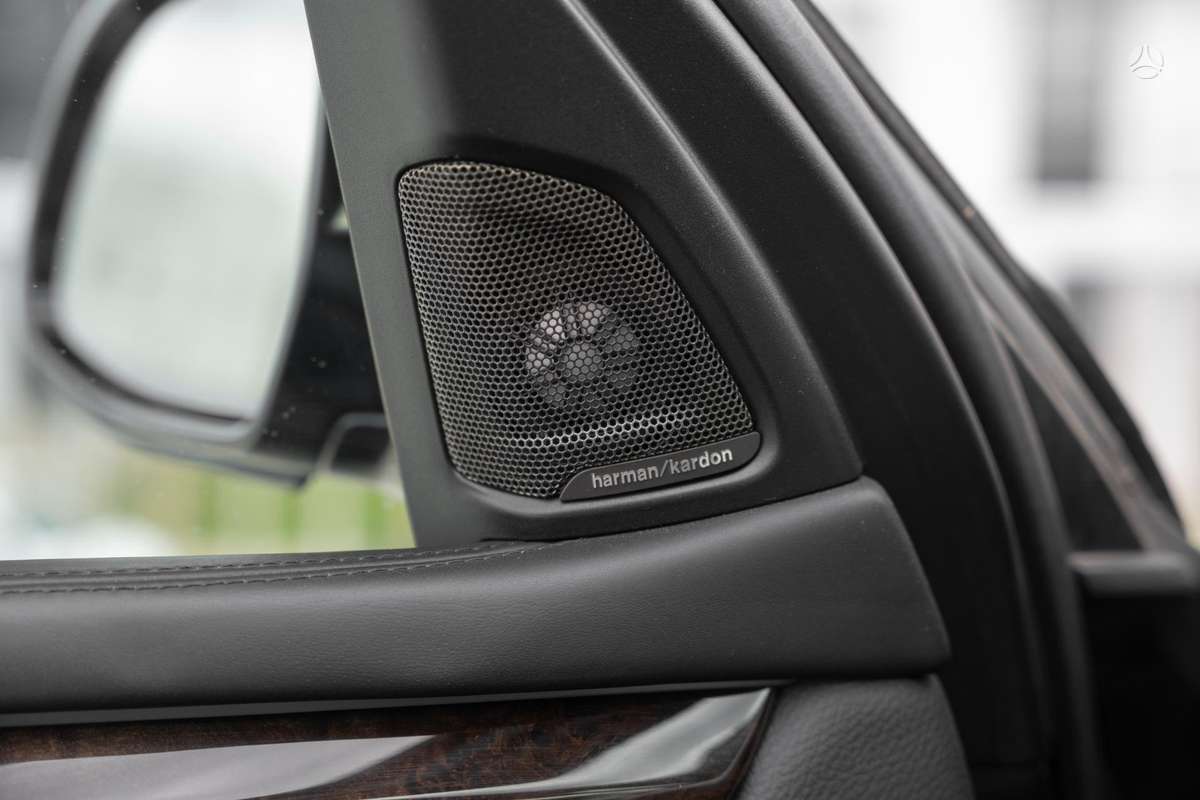 BMW X5, 4.4 l., off-road / crossover