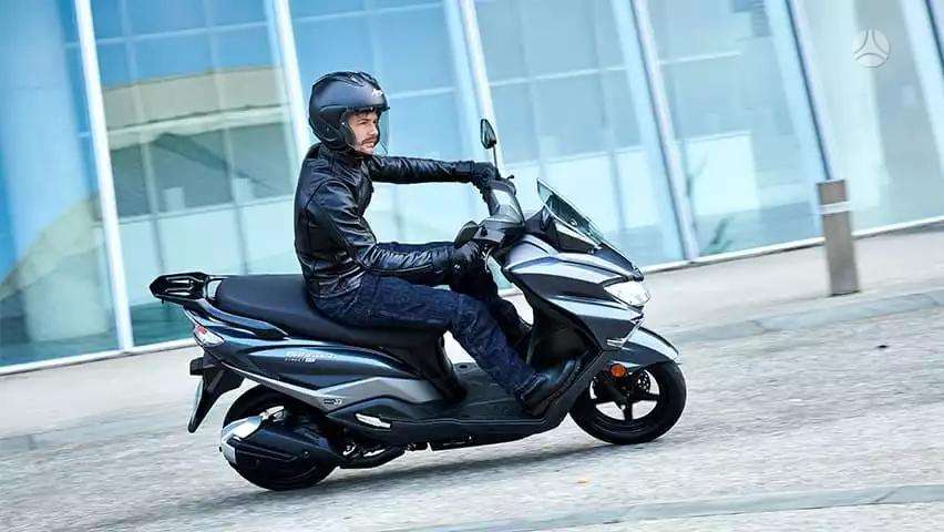 Suzuki Burgman 125cc, scooters / mopeds