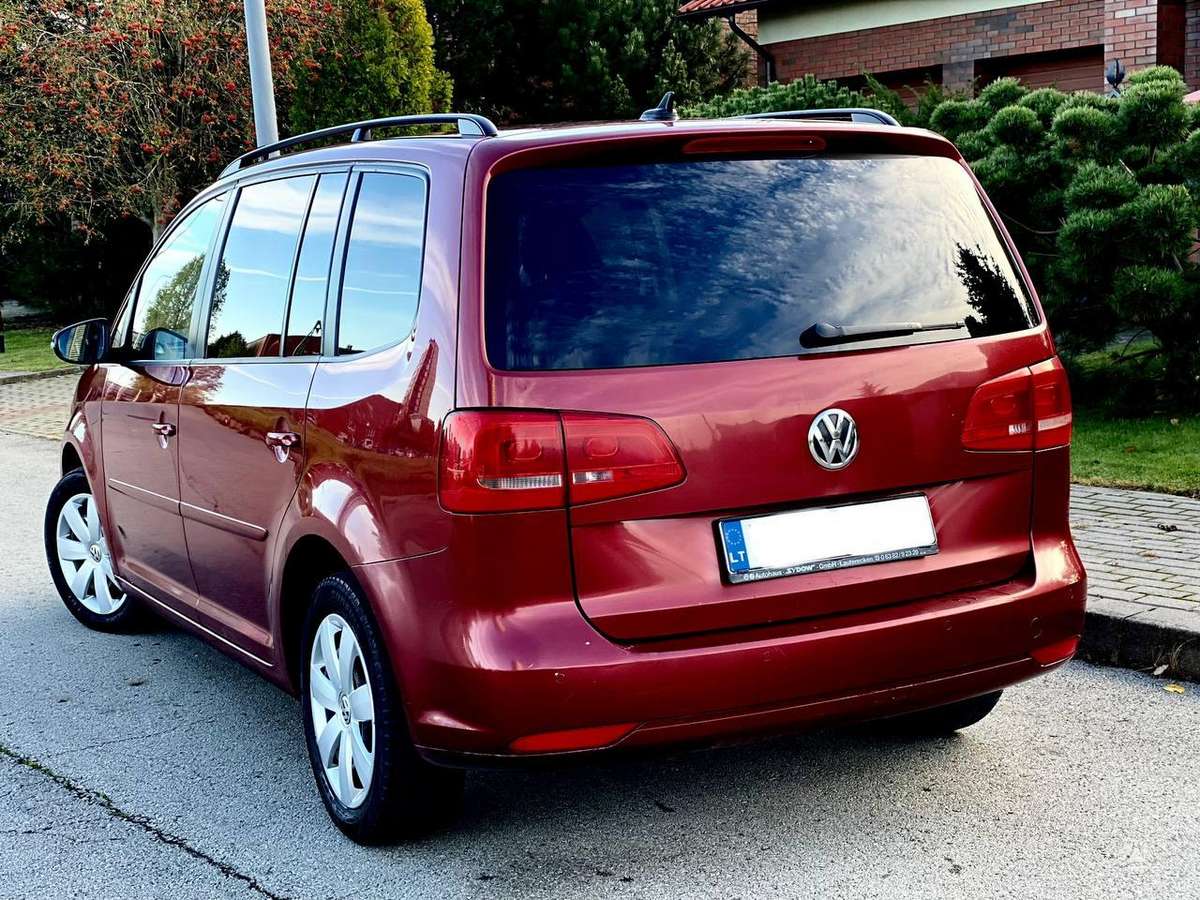 Volkswagen Touran - 8