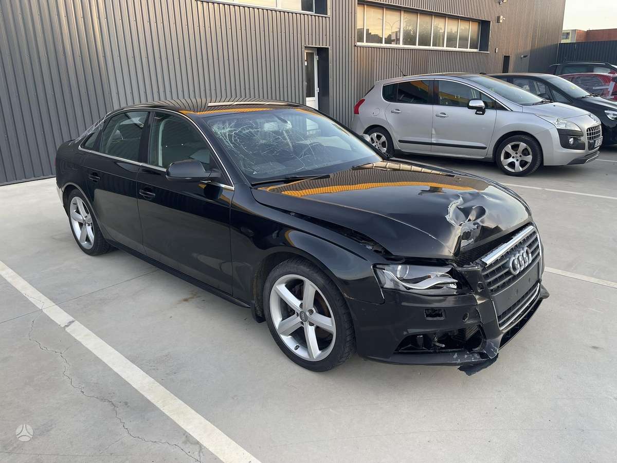 Audi A4, 2.0 l., Седан