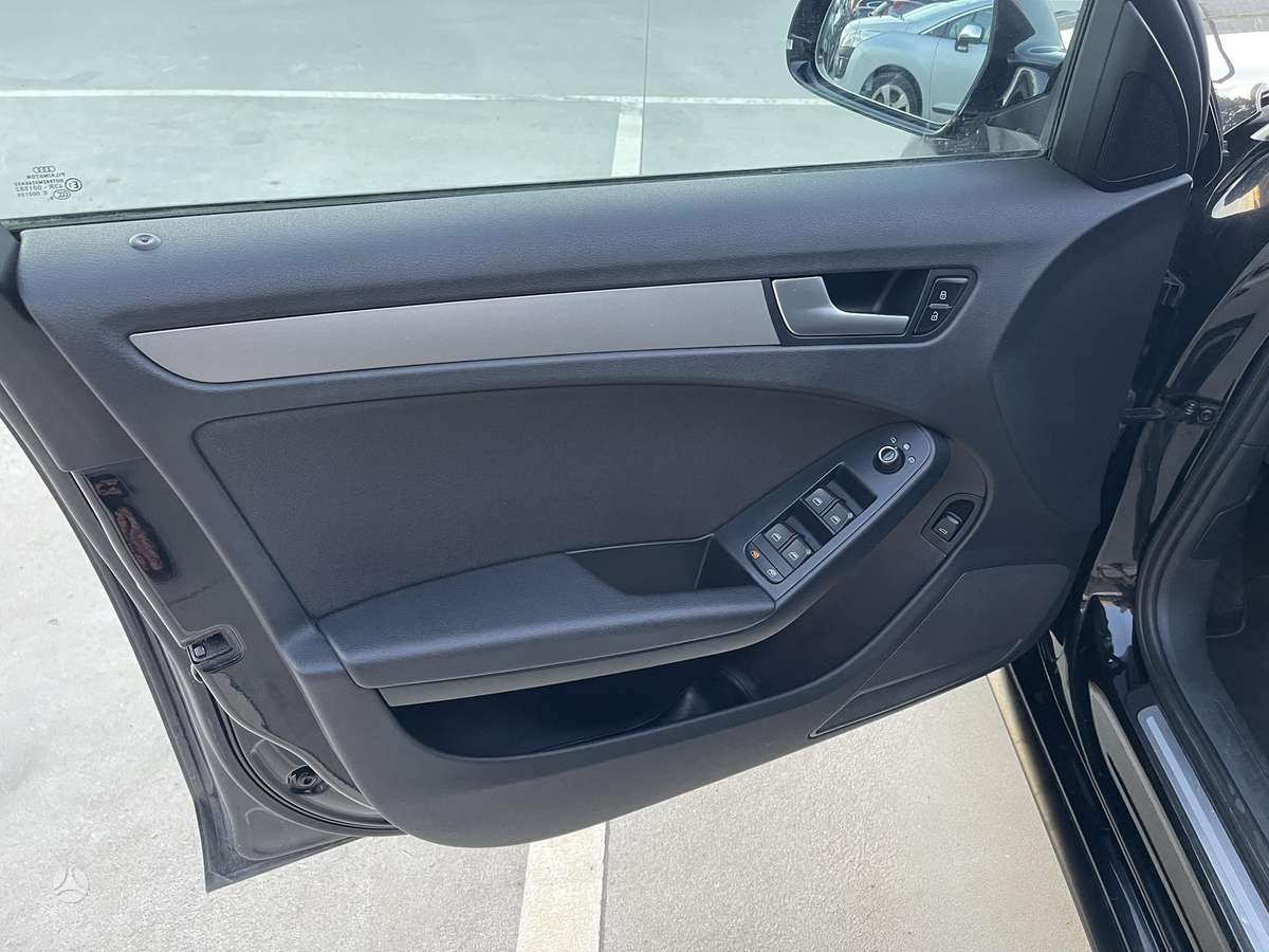 Audi A4, 2.0 l., Седан