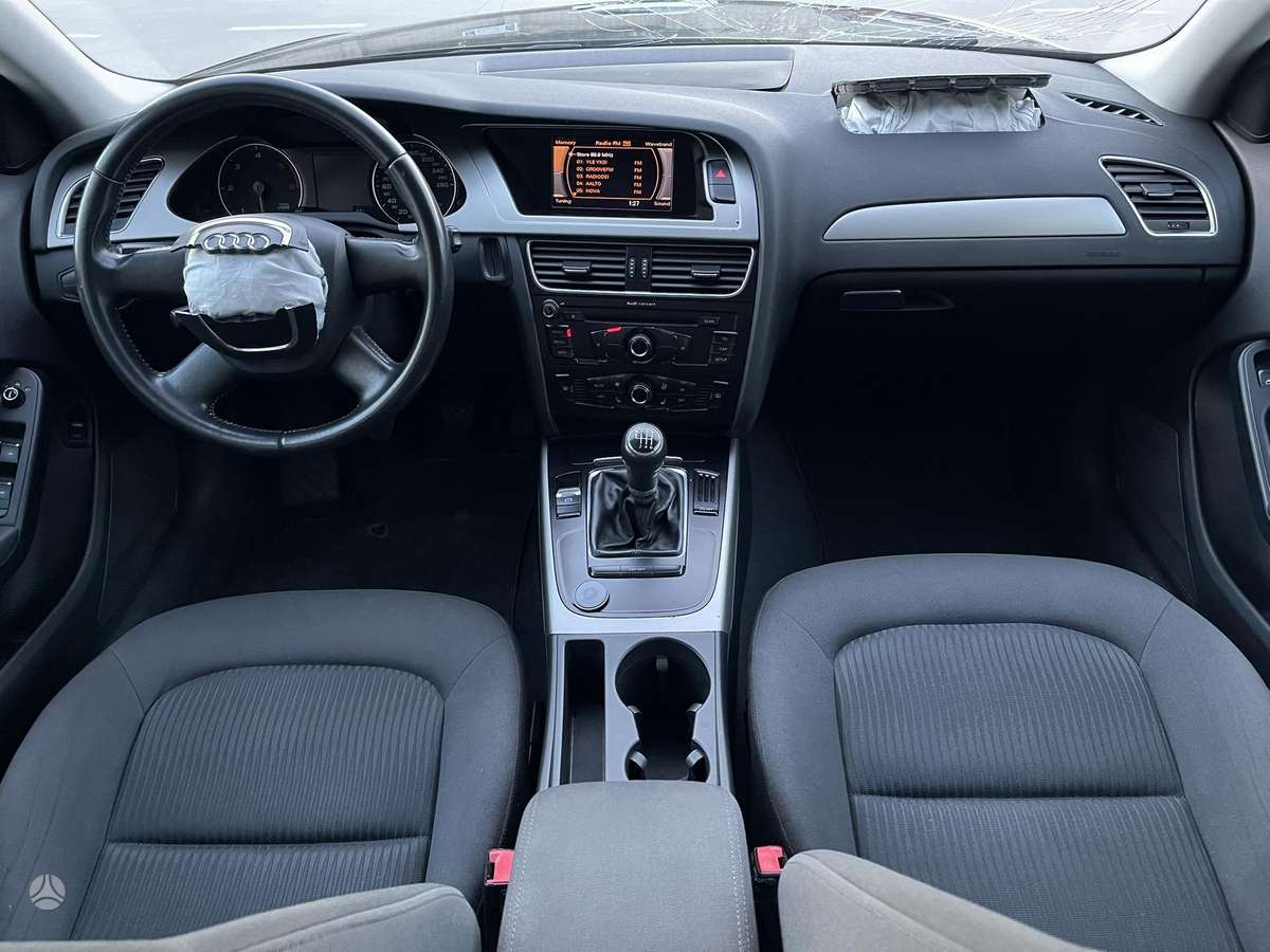 Audi A4, 2.0 l., Седан