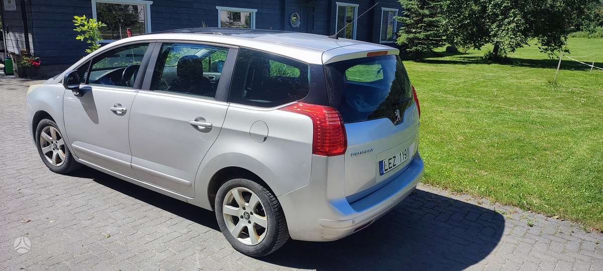 Peugeot 5008 - 3