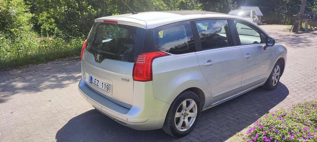 Peugeot 5008 - 4