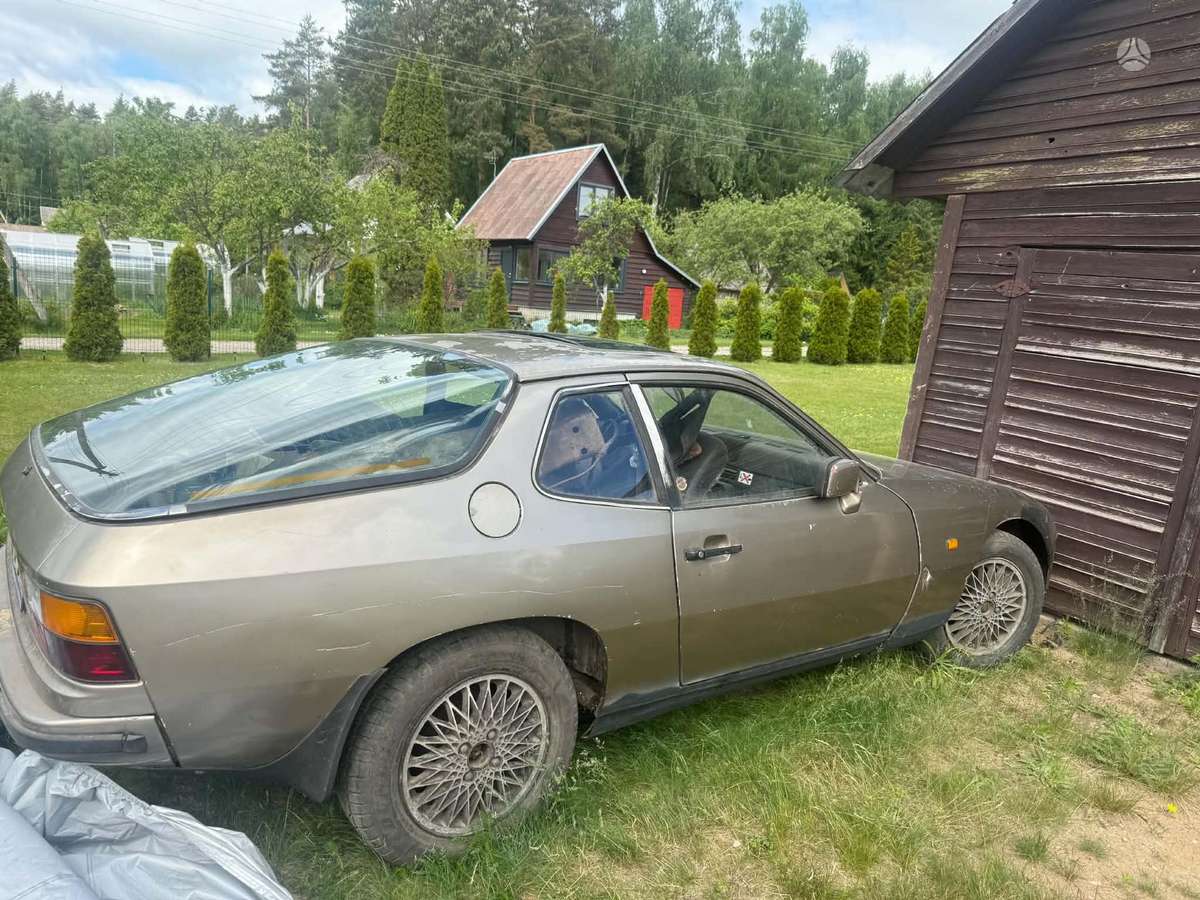 Porsche 924, hatchback