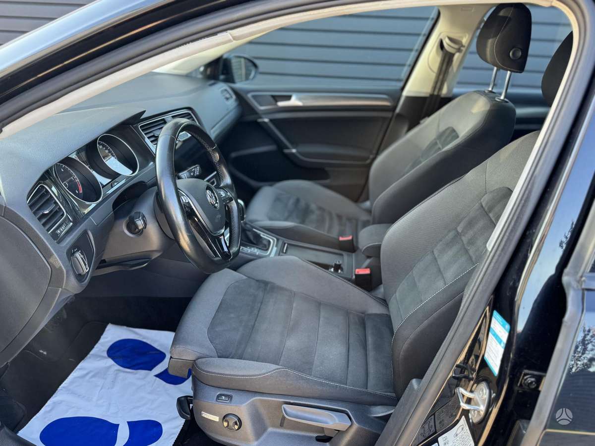 Volkswagen Golf - 6