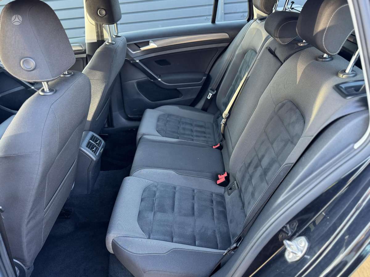 Volkswagen Golf - 7