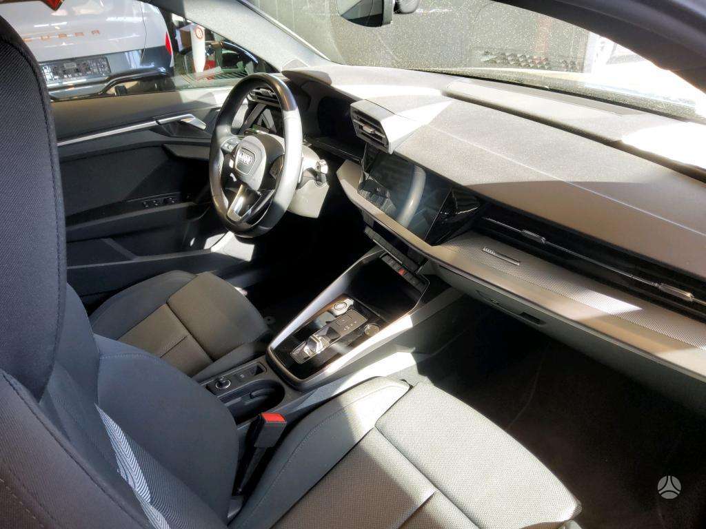 Audi A3, 1.5 l., hatchback