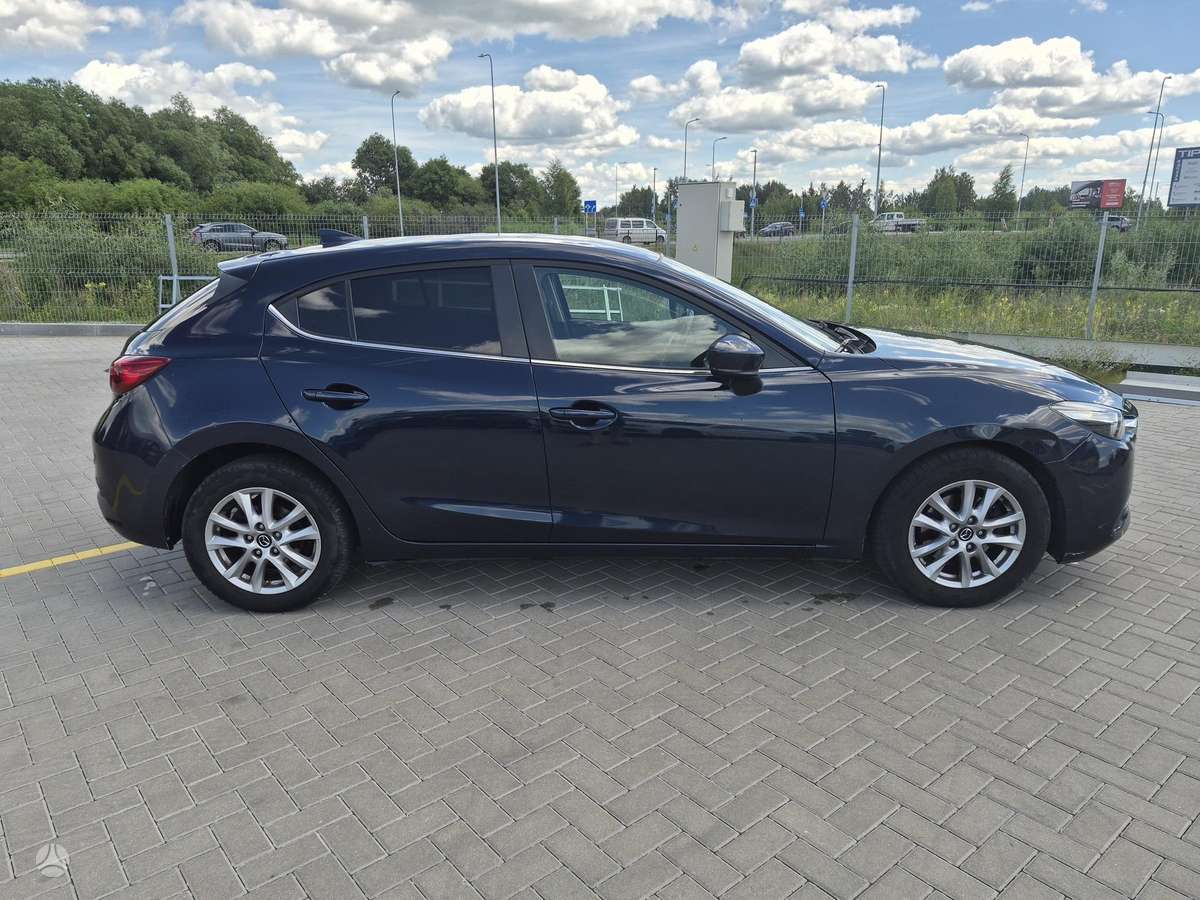 Mazda 3, 1.5 l., hatchback