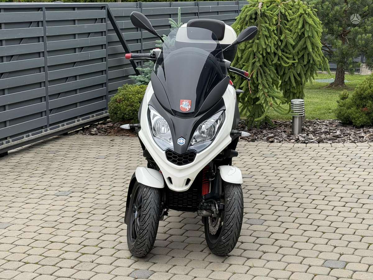 Piaggio MP3 300cc, trikes