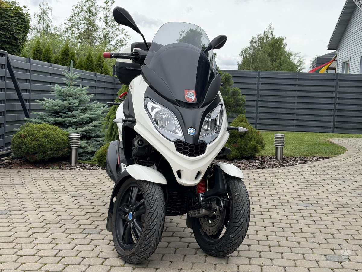 Piaggio MP3 300cc, trikes