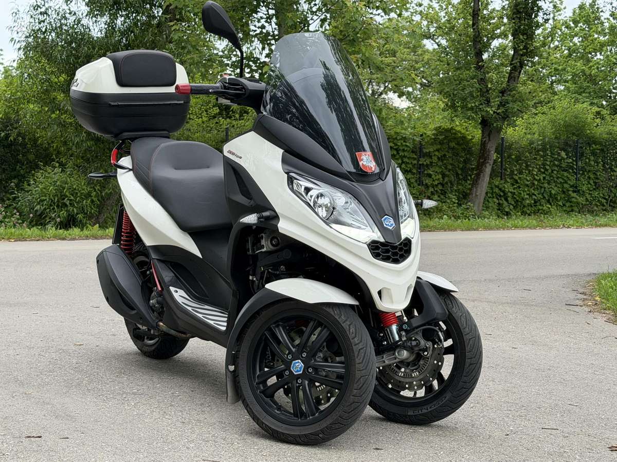 Piaggio MP3 300cc, трициклы