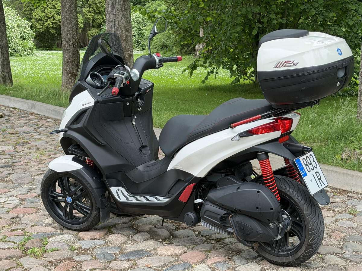 Piaggio MP3 300cc, trikes