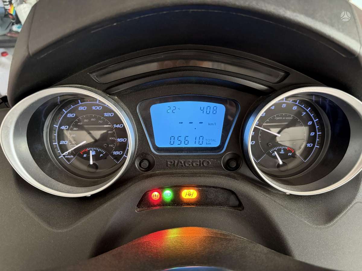 Piaggio MP3 300cc, trikes