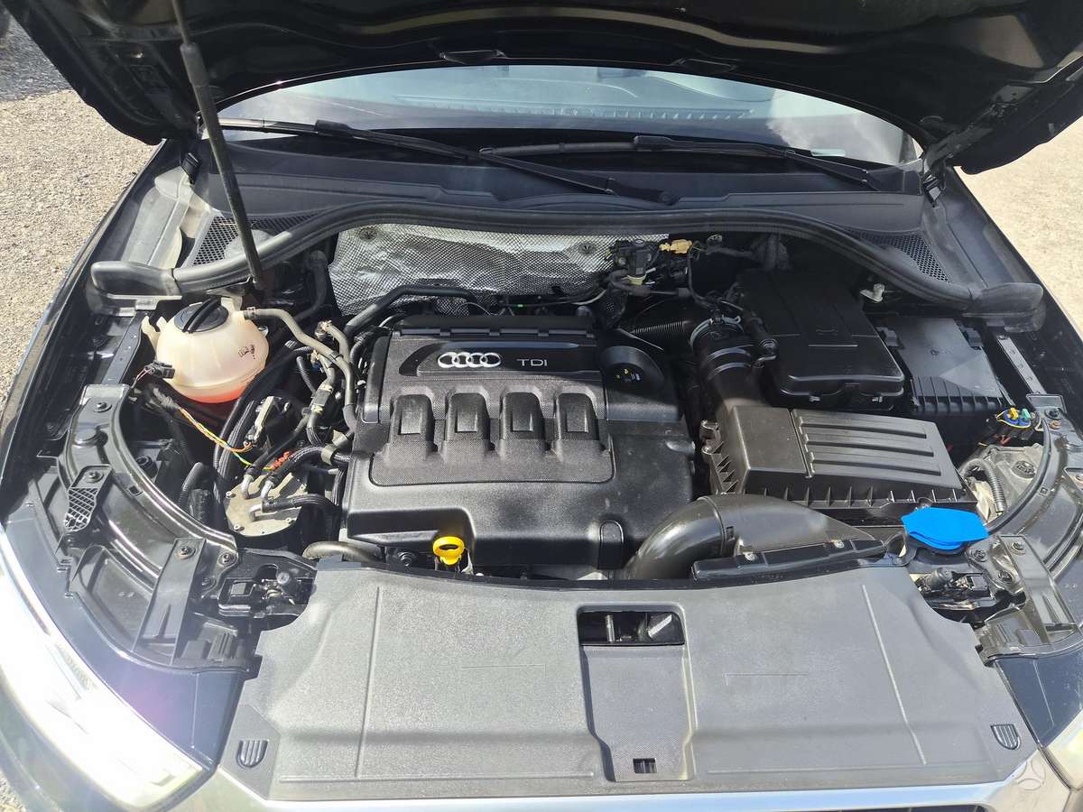 Audi Q3, 2.0 l., hatchback
