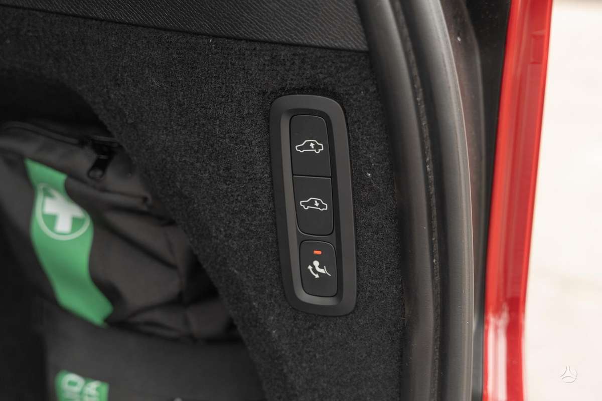 Volvo XC90 - 2