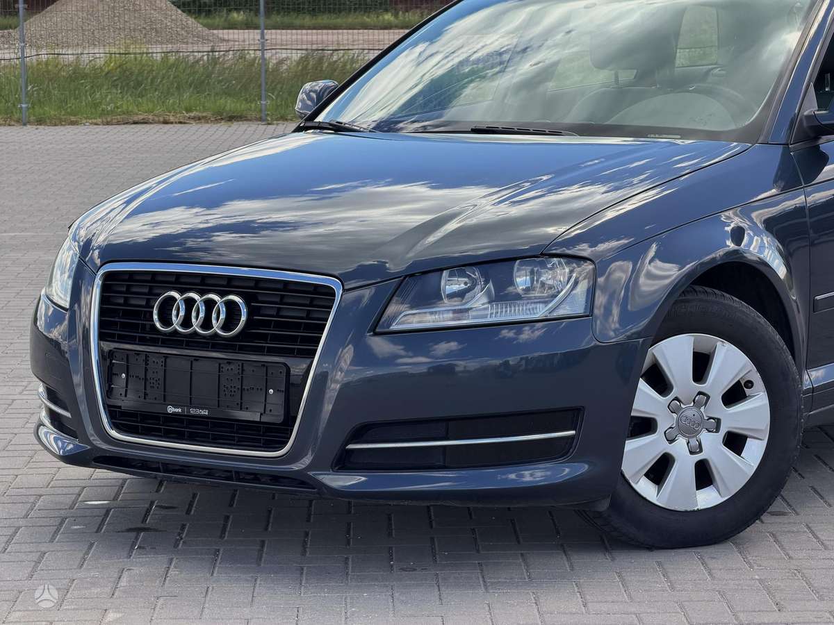 Audi A3, 1.6 l., hatchback