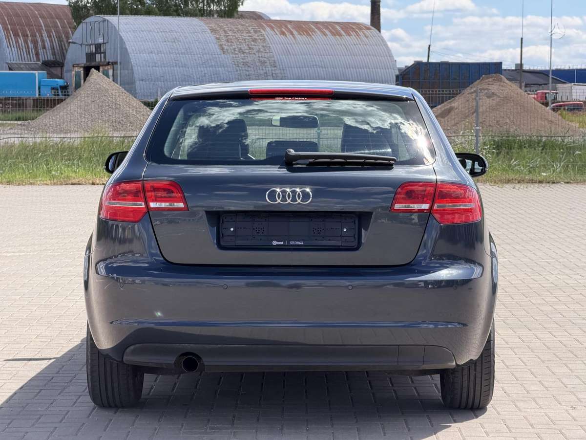 Audi A3, 1.6 l., hatchback